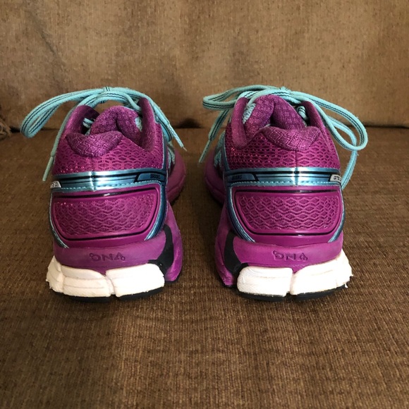 Brooks Adrenaline GTS 17 running shoes, Women’s size 6, GUC - Picture 5 of 9